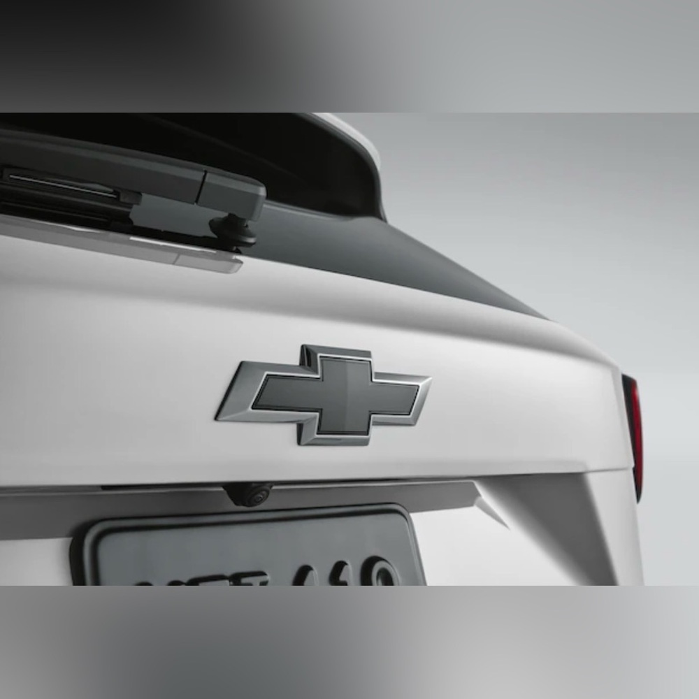 New Chevrolet Trax Front and Rear Emblem Package Geniune GM 42848440